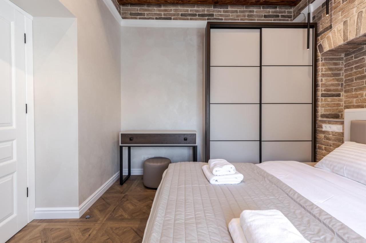 View On Rynok Square Apartments Lviv Extérieur photo