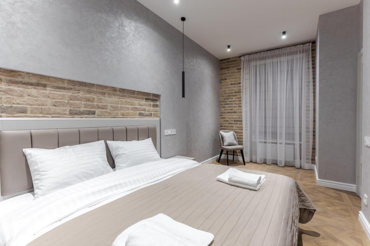 View On Rynok Square Apartments Lviv Extérieur photo